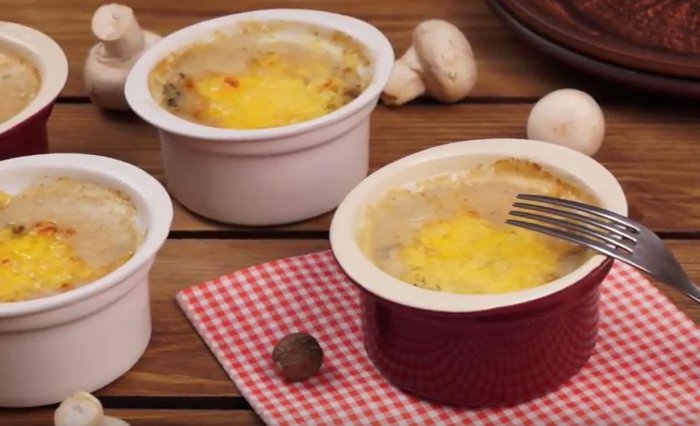 Классический Жульен: 5 вкусных рецептов приготовления с курицей и грибами, со сметаной, в картофеле и в тарталетках с фото пошагово