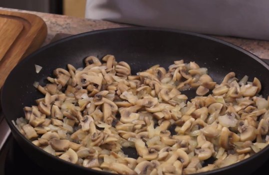 Классический Жульен: 5 вкусных рецептов приготовления с курицей и грибами, со сметаной, в картофеле и в тарталетках с фото пошагово